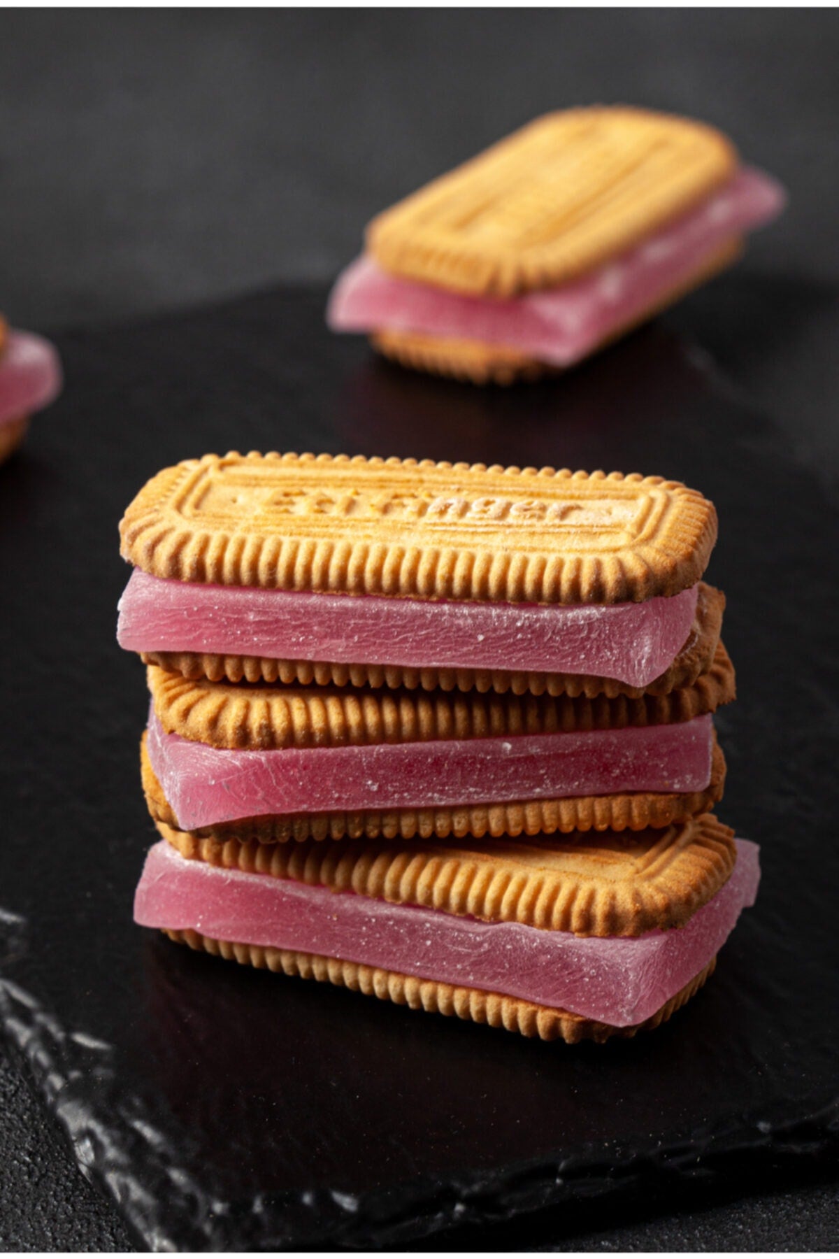 Husrevzade Biscuit Sandwich Rose Flavored Turkish Delight 800gr - MALLTURK