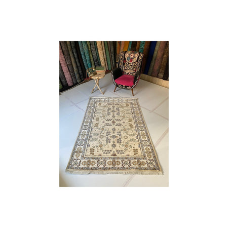 Sirvan Hali Hand-Woven Silk Rug 120 x 180 - MALLTURK