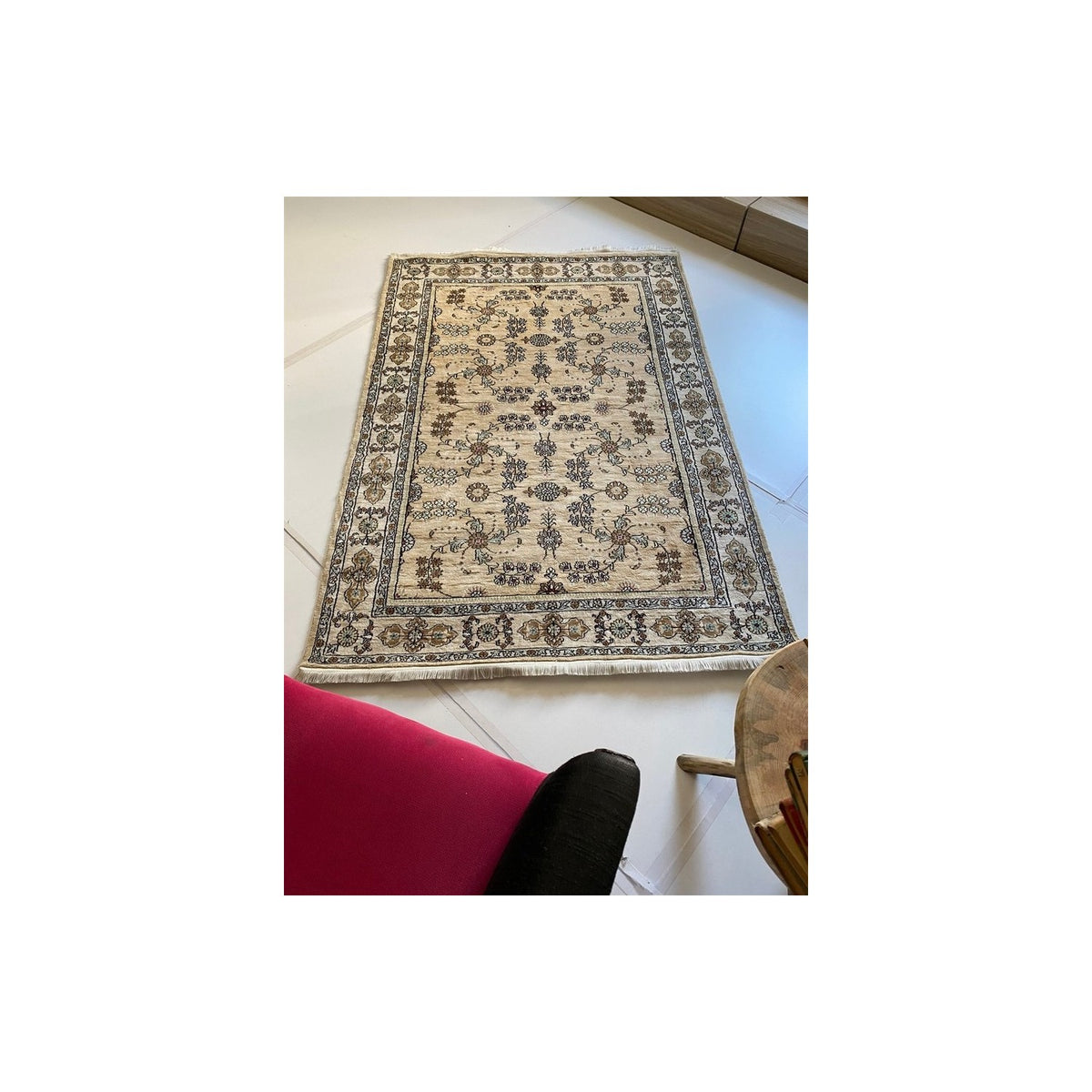 Sirvan Hali Hand-Woven Silk Rug 120 x 180 - MALLTURK