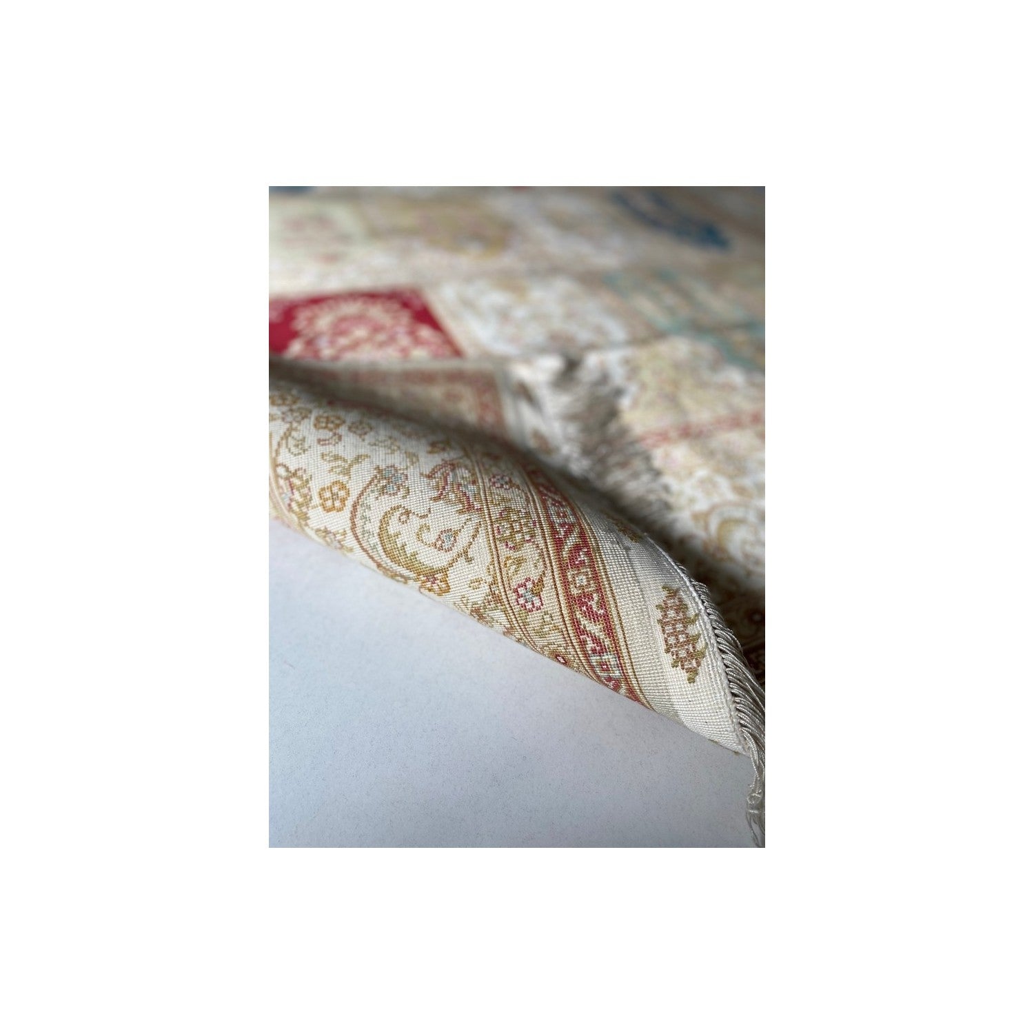 Sirvan Hali Hand-Woven Silk Rug 138 x 192 cm - MALLTURK