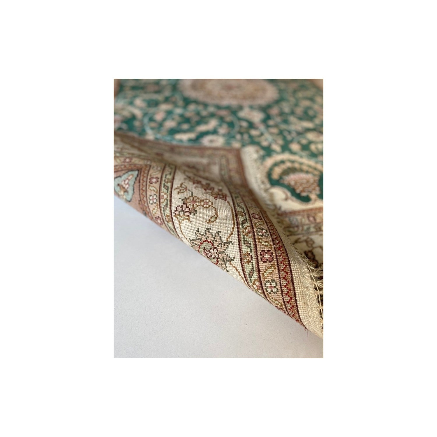 Sirvan Hali Hand-Woven Silk Rug 121 x 186 cm - MALLTURK