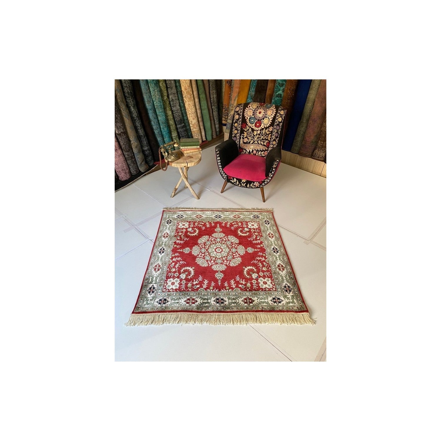 Sirvan Hali Hand-Woven Silk Rug 120 x 122 cm - MALLTURK