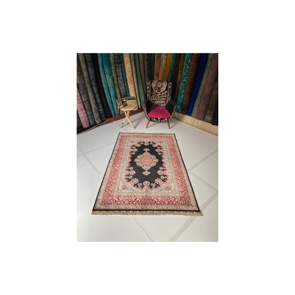 Sirvan Hali Hand-Woven Silk Rug 122 x 184 cm - MALLTURK