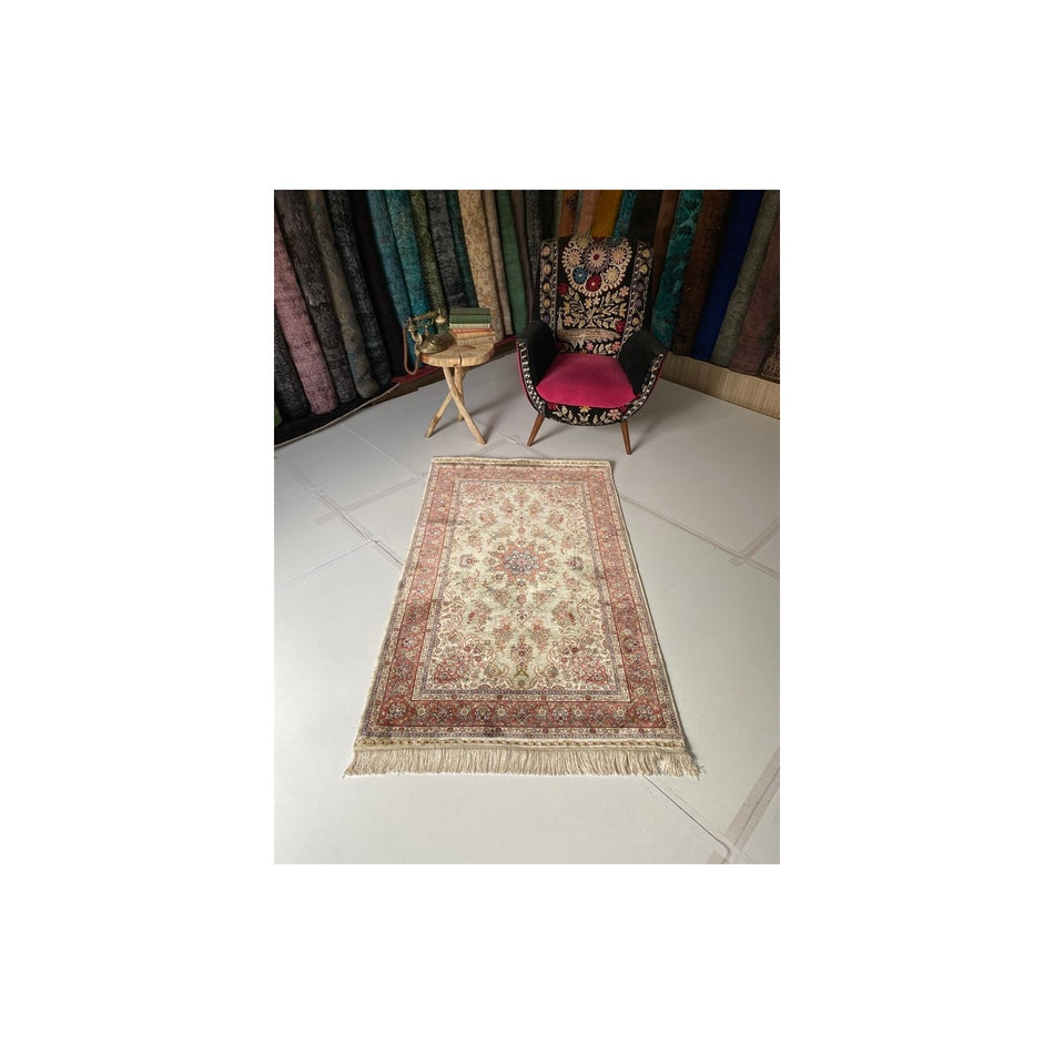 Sirvan Hali Hand-Woven Silk Rug 94 x 156 cm - MALLTURK