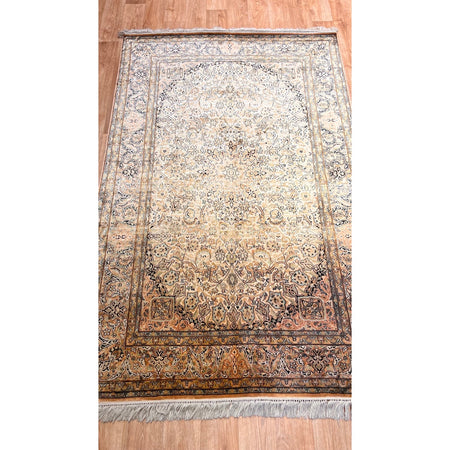 Turkmen Rug Cashmere Silk Halis 120 x 187 cm - MALLTURK