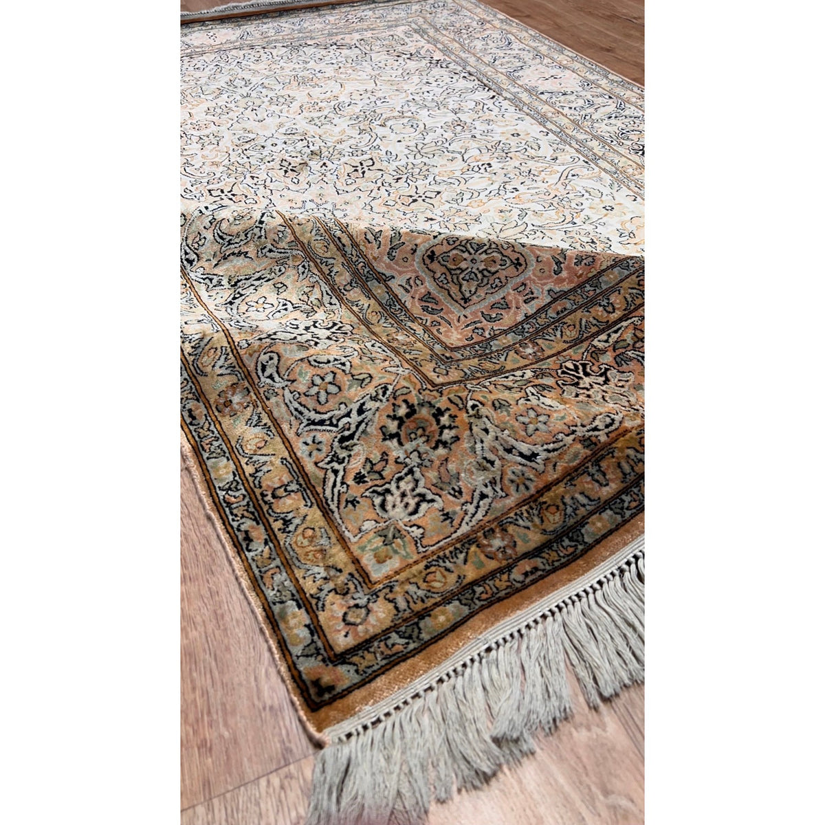 Turkmen Rug Cashmere Silk Halis 120 x 187 cm - MALLTURK