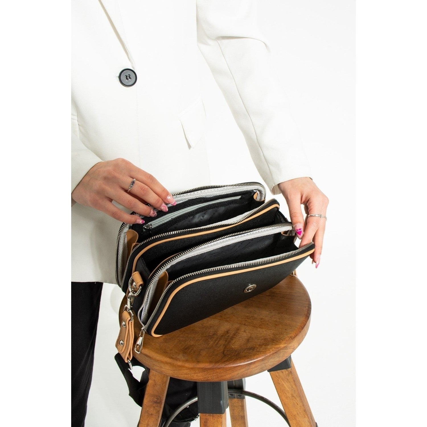Just Polo Women's Shoulder Bag Color Black - Tan - MALLTURK