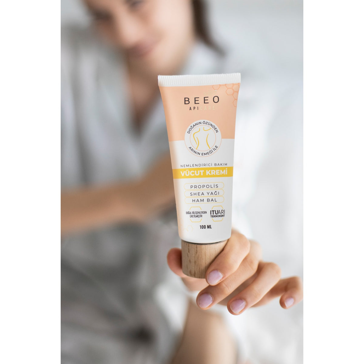 BEE'O Apicare Body Cream 100 ml Propolis and Shea Butter with Intensive Moisturizing - MALLTURK