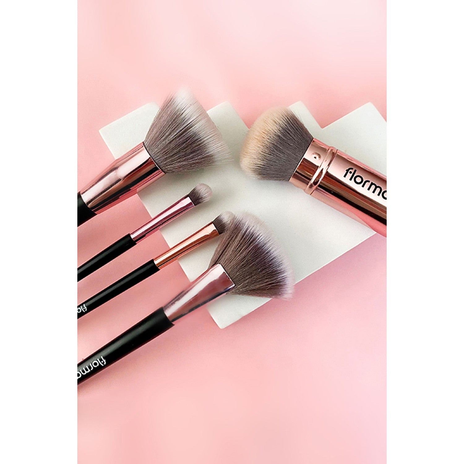 Flormar Fan Highlighter Brush