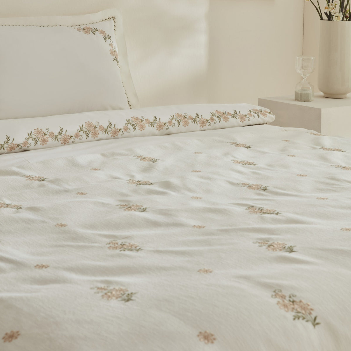 Karaca Home Vanes Beige Double Embroidered Duvet Cover and Quilt Set, 200 x 220 cm, Polyester Patterned - MALLTURK