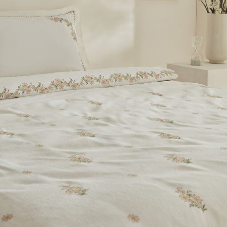 Karaca Home Vanes Beige Double Embroidered Duvet Cover and Quilt Set, 200 x 220 cm, Polyester Patterned - MALLTURK