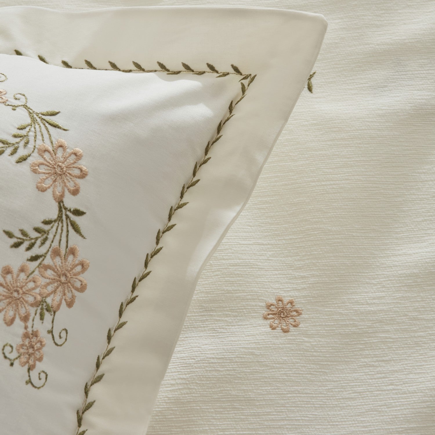 Karaca Home Vanes Beige Double Embroidered Duvet Cover and Quilt Set, 200 x 220 cm, Polyester Patterned - MALLTURK
