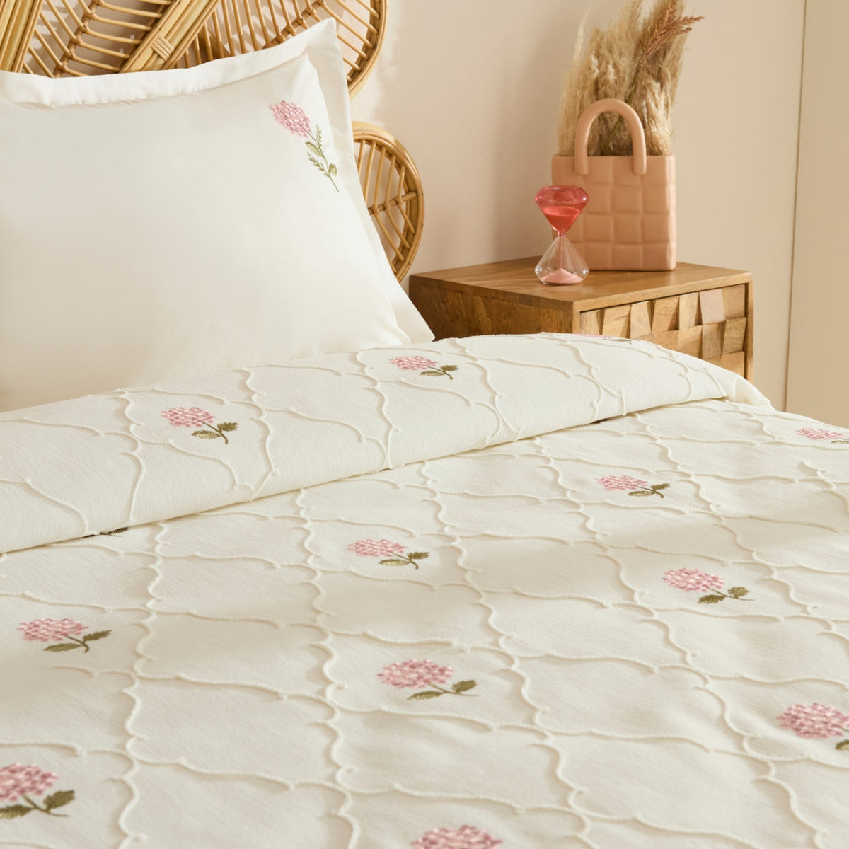 Karaca Home Hilary Flower Embroidered Double Bedspread/Quilt Set, Powder Pink - MALLTURK