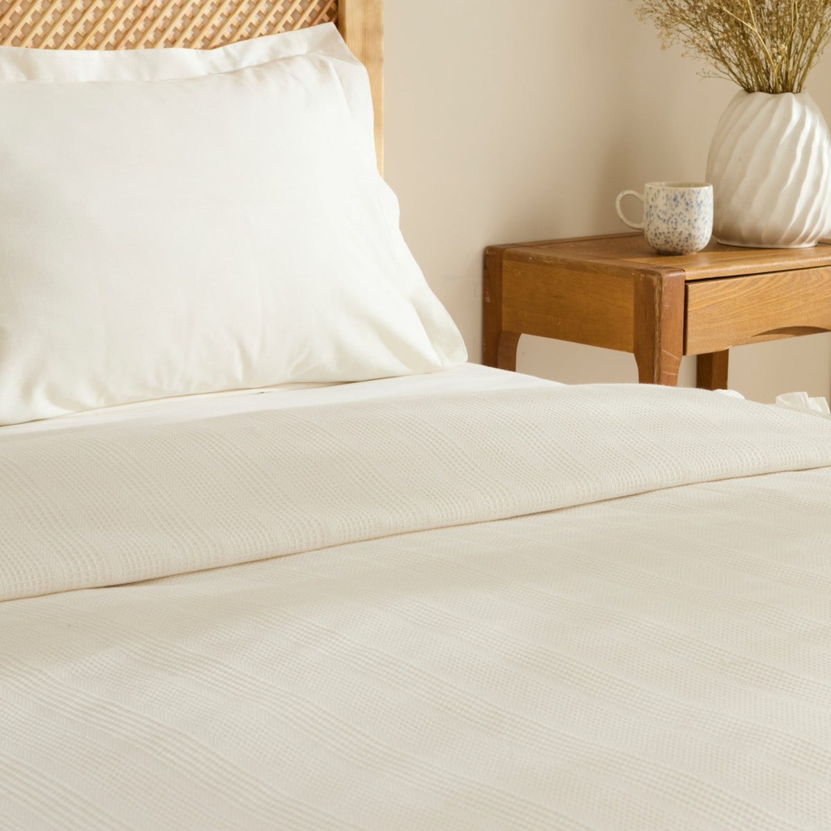 Karaca Home Maye 100% Cotton Ruffled Single Quilted Blanket White - MALLTURK