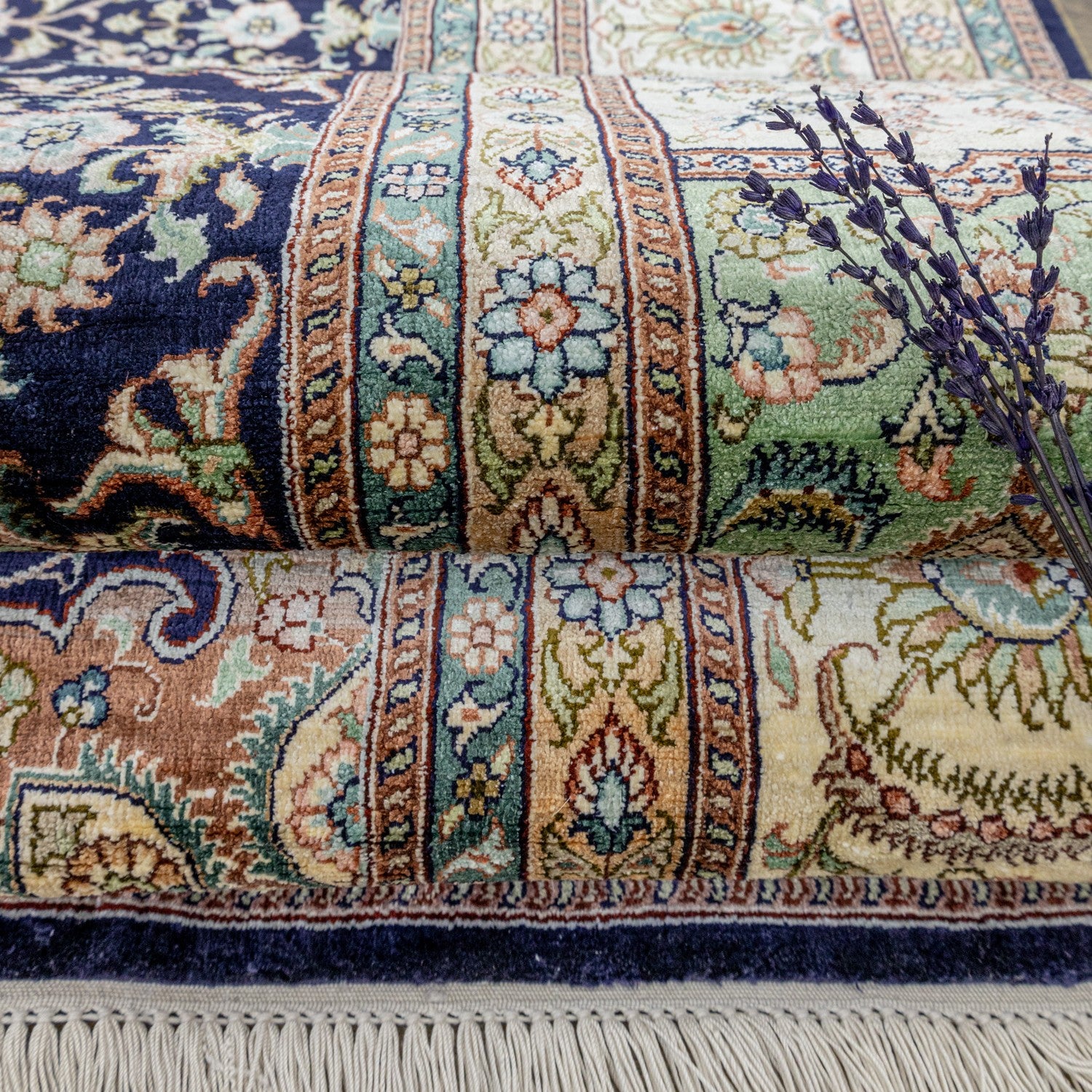 Soho Antiq Sandine Medallion Pattern Silk Rug 184X268 cm - MALLTURK