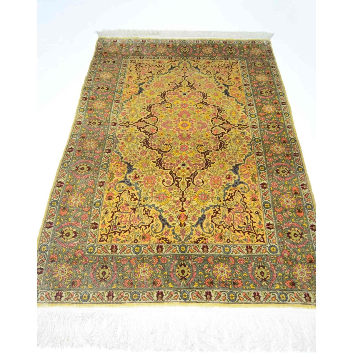 Kilim Co. Pure Silk Hand-Woven Medallion Pattern Hereke Rug 106X164 cm - MALLTURK