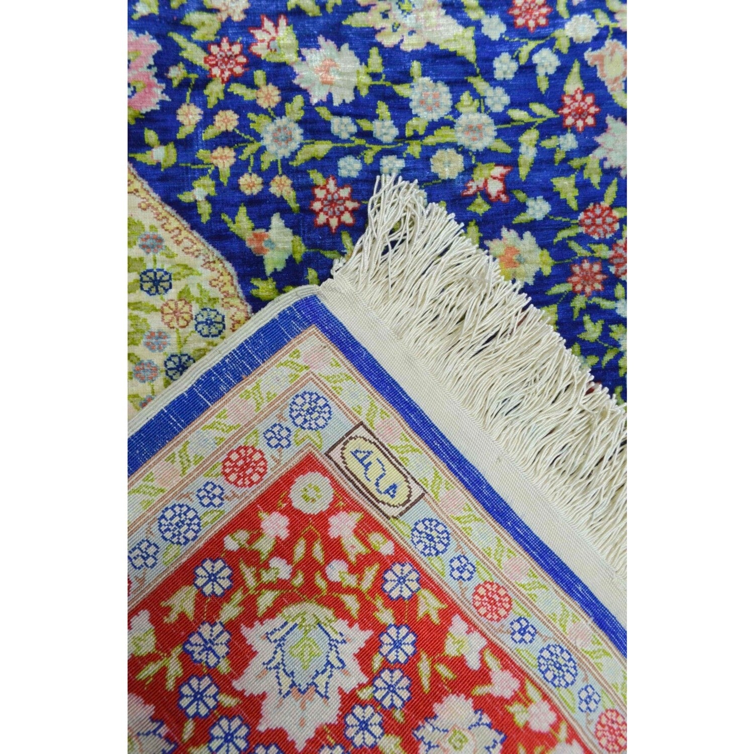 Kilim Co. Pure Silk Hand-Woven Cesmi Bulbul Pattern Hereke Rug 108X164 cm - MALLTURK