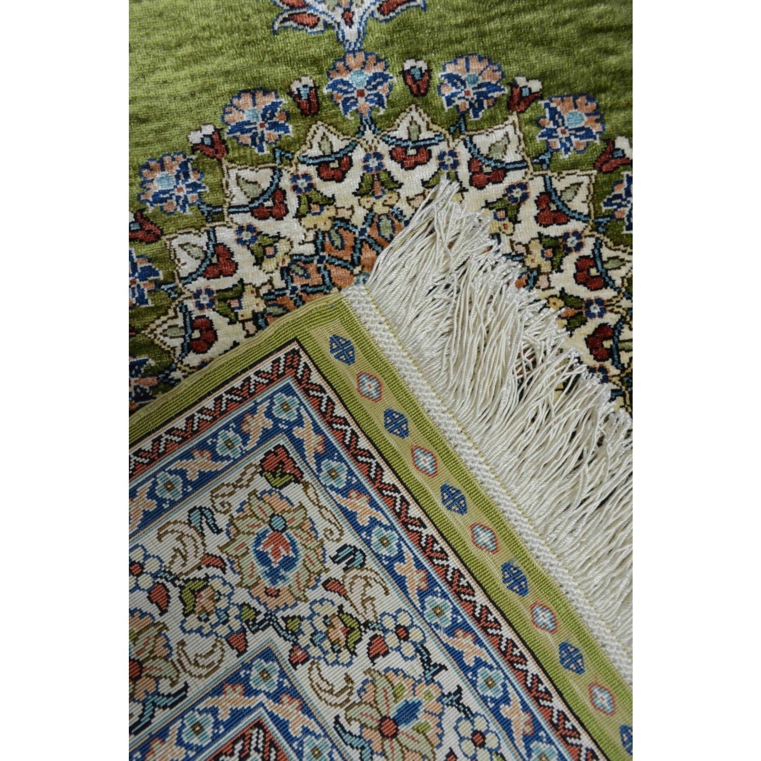 Kilim Co. Pure Silk Hand-Woven Yesil Renk Central Medallion Pattern Hereke Rug 76X110 cm - MALLTURK
