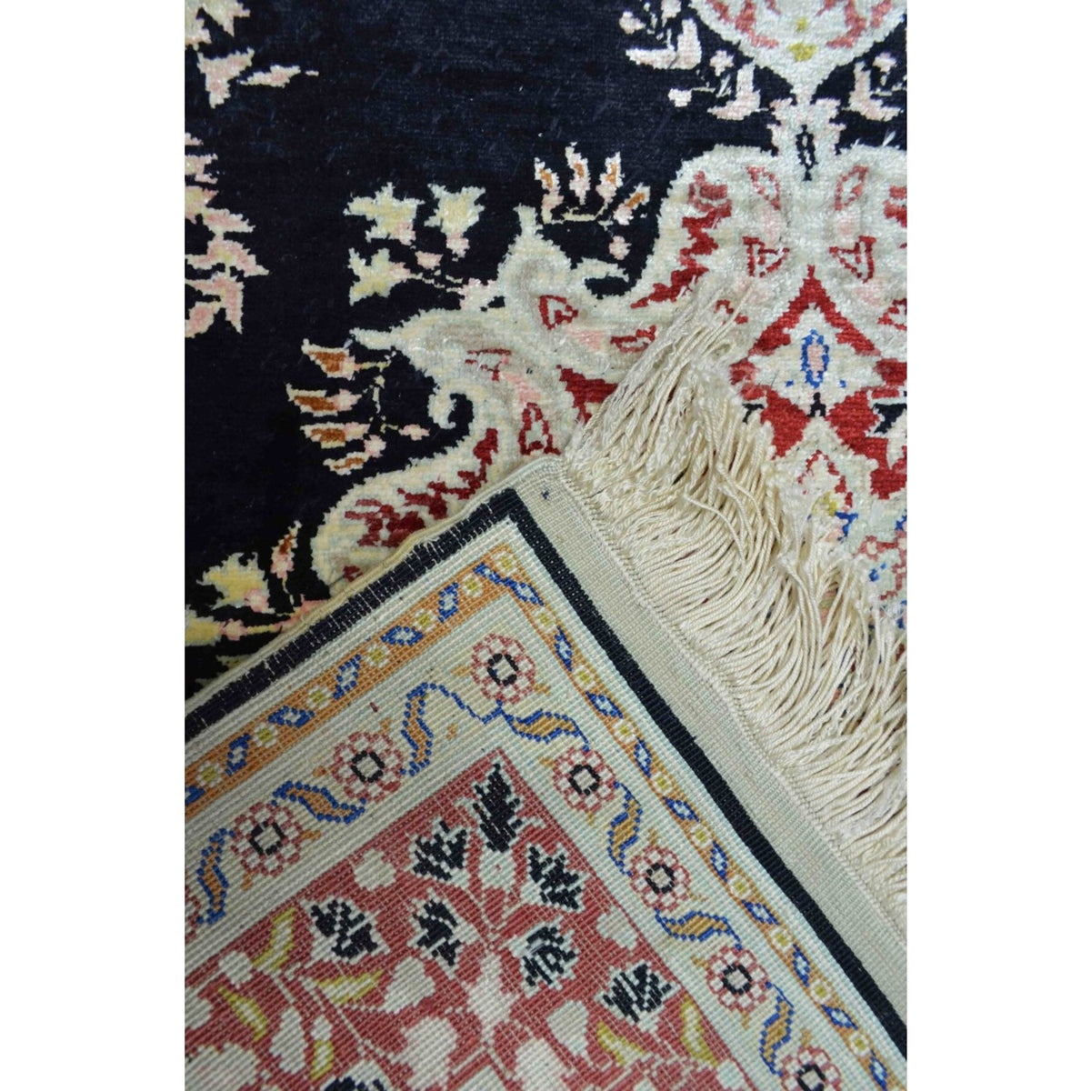 Kilim Co. Pure Silk Hand-Woven Medallion Pattern Kayseri Rug - MALLTURK
