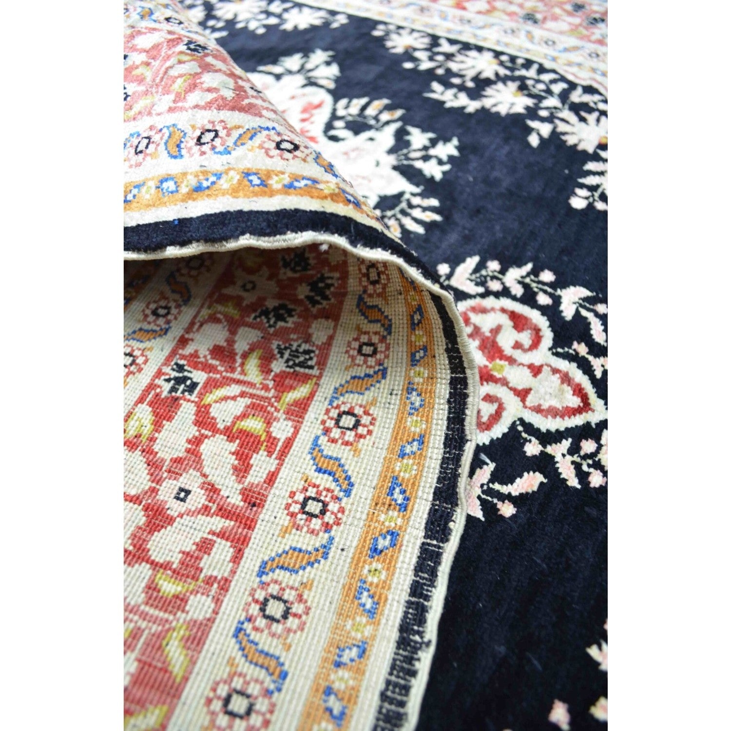 Kilim Co. Pure Silk Hand-Woven Medallion Pattern Kayseri Rug - MALLTURK