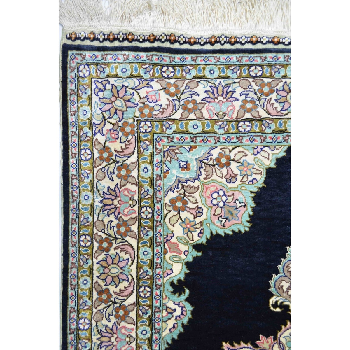 Kilim Co. Pure Silk Hand-Woven Black Medallion Pattern Kayseri Rug 68X104 cm - MALLTURK