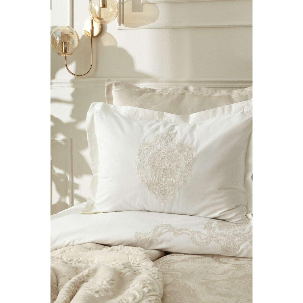 Karaca Home Tuğba Double 8-Piece Embroidered Plain Pattern Gold Color Bridal Set 200x220 cm - MALLTURK