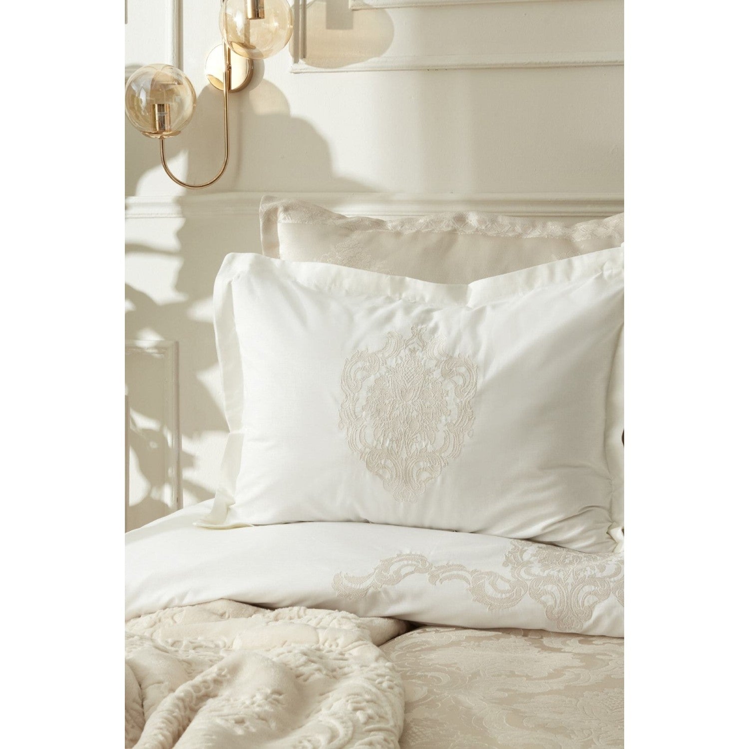 Karaca Home Tuğba Double 8-Piece Embroidered Plain Pattern Gold Color Bridal Set 200x220 cm - MALLTURK