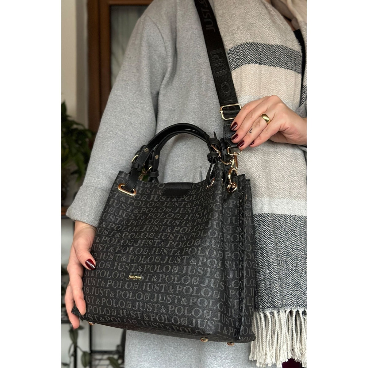 Just Polo Black Women's Just Polo Embossed Pattern Magnetic Snap Closure Handbag with Shoulder Strap - MALLTURK