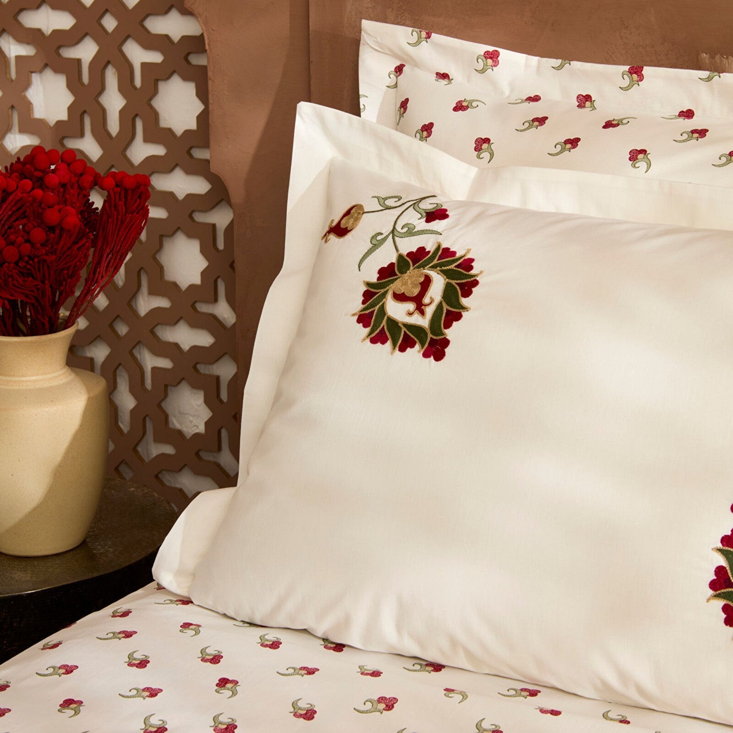 Karaca Home Zenyra Double Embroidered Nish Set Mutlicolor - MALLTURK