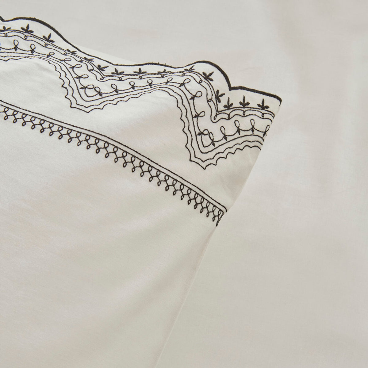 Karaca Home Orvin Double Embroidered Duvet Cover Set White - MALLTURK