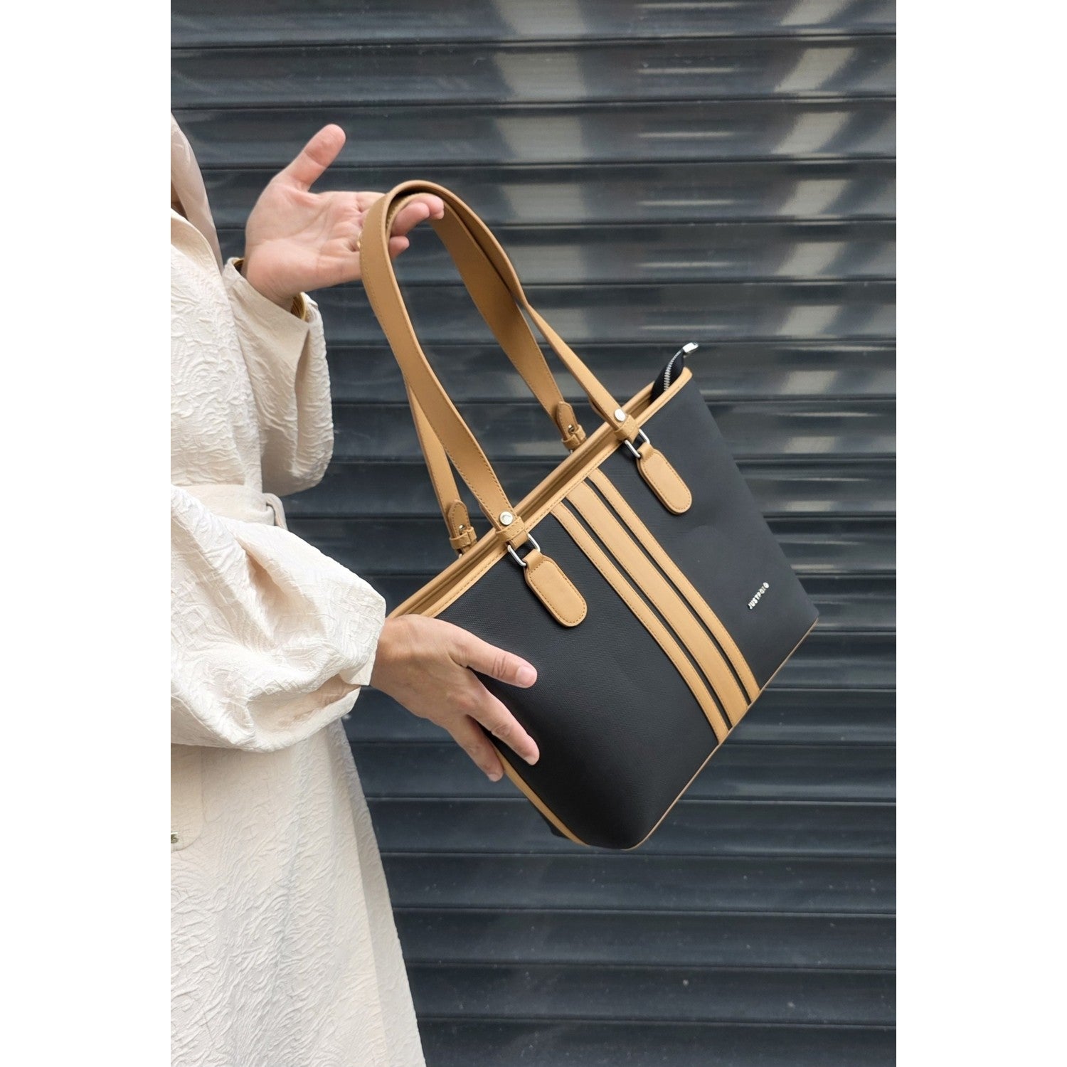 Just Polo JP Just Polo Women's Shoulder Bag Black - Tan - MALLTURK