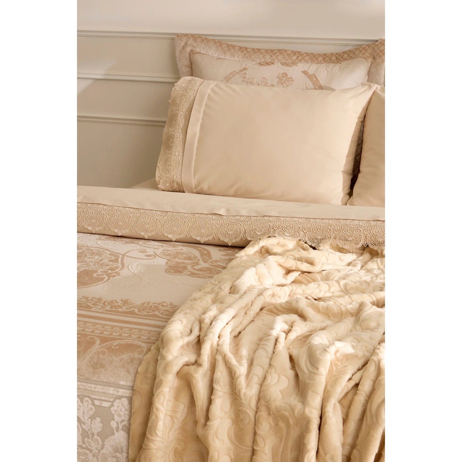 Karaca Home Valeria Queen 8-Piece Bridal Set Gold - MALLTURK