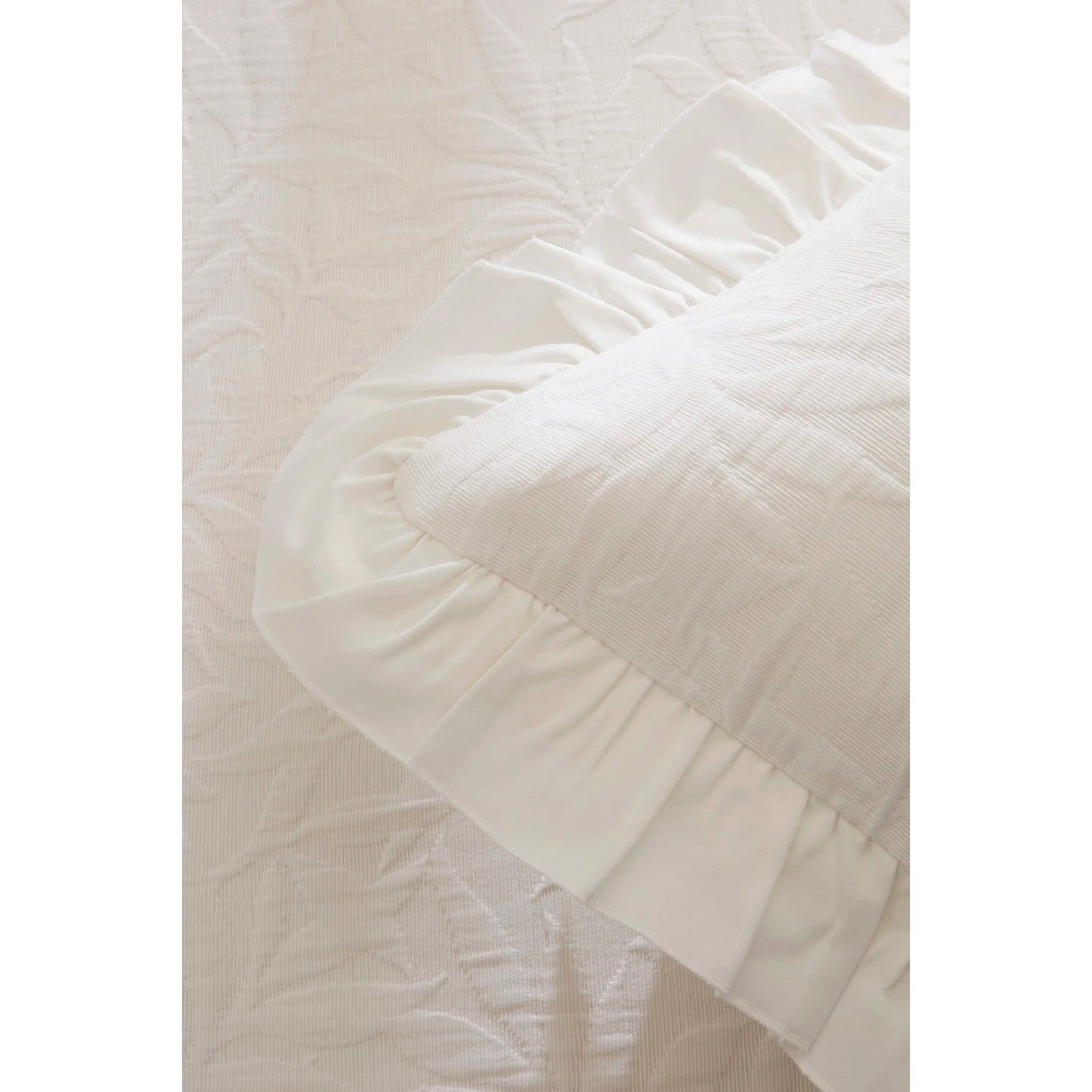 Karaca Home Branley Ruffled Double Bedspread Set White - MALLTURK