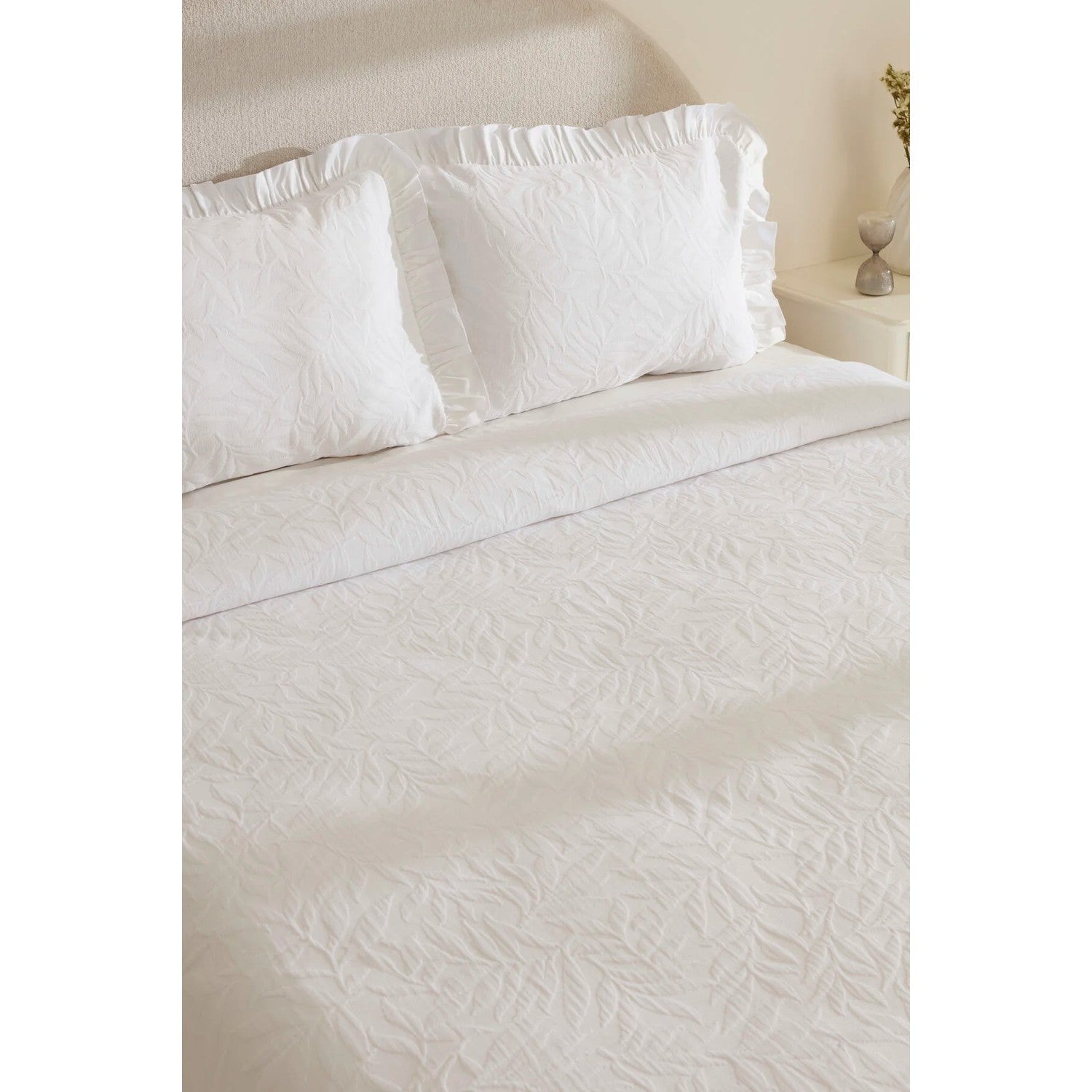 Karaca Home Branley Ruffled Double Bedspread Set White - MALLTURK