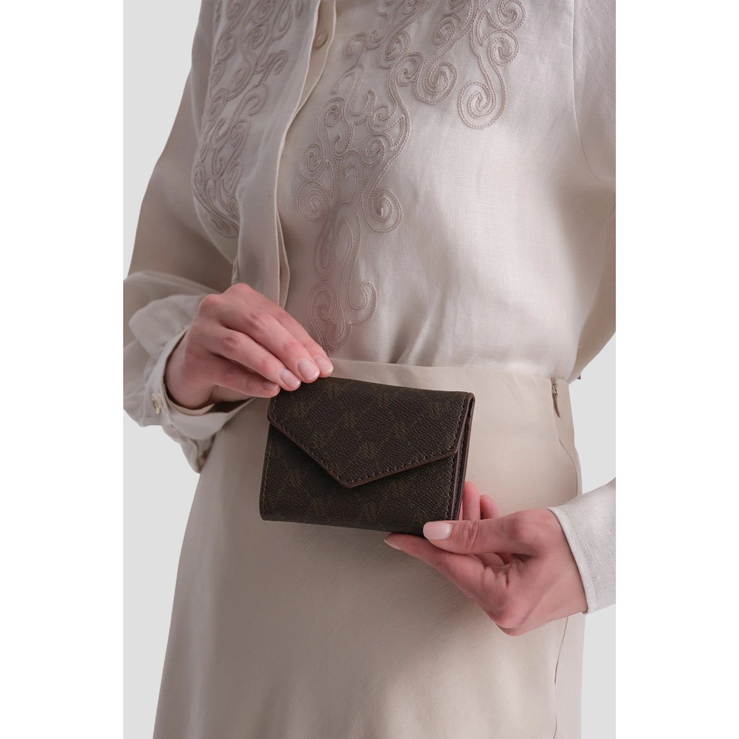 Armine Dotted Wallet Coffee Color - MALLTURK