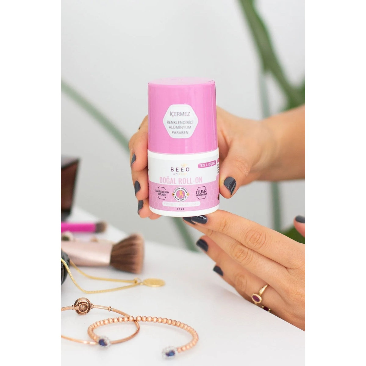 BEE'O For Women Apicare 50 ml With Propolis Roll-On Natural Fragrance and Talc-Free Formula - MALLTURK