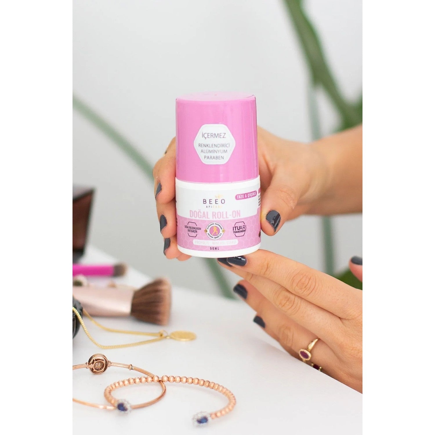 BEE'O For Women Apicare 50 ml With Propolis Roll-On Natural Fragrance and Talc-Free Formula - MALLTURK