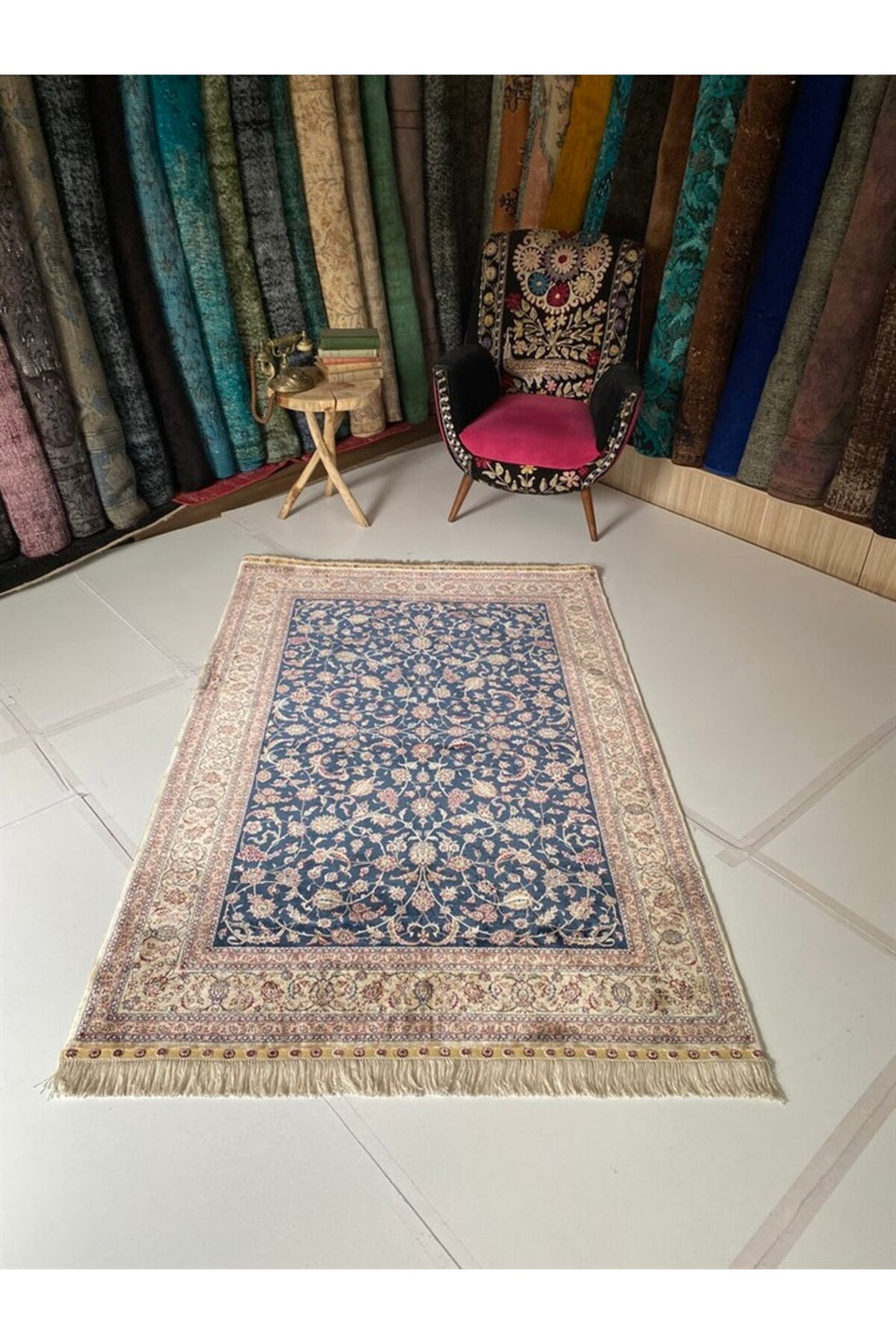SIRVAN Rug Hand-Woven Silk Rug