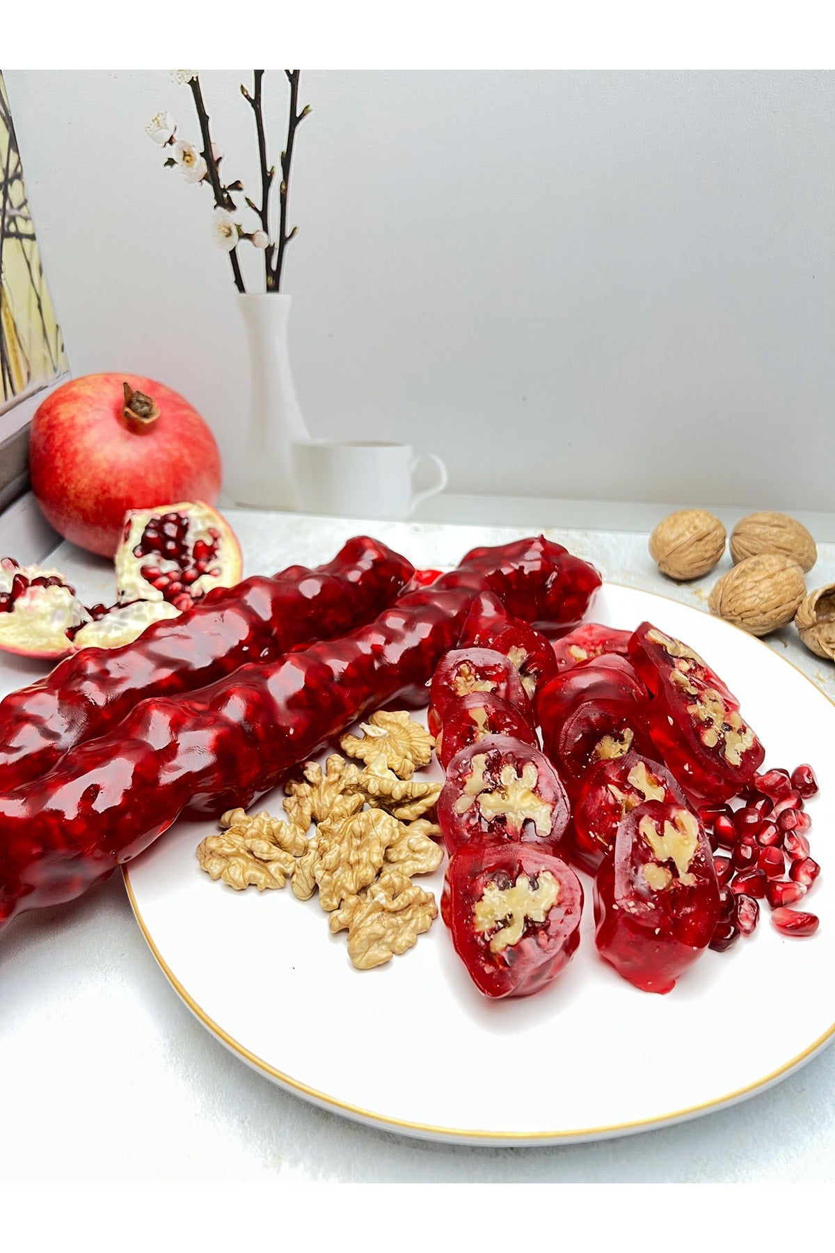 Hanzade Fruit Leather kome gumushane Pomegranate Flavored kome Pomegranate Flavored Walnut Grape Molasses Confection 1 kg - MALLTURK