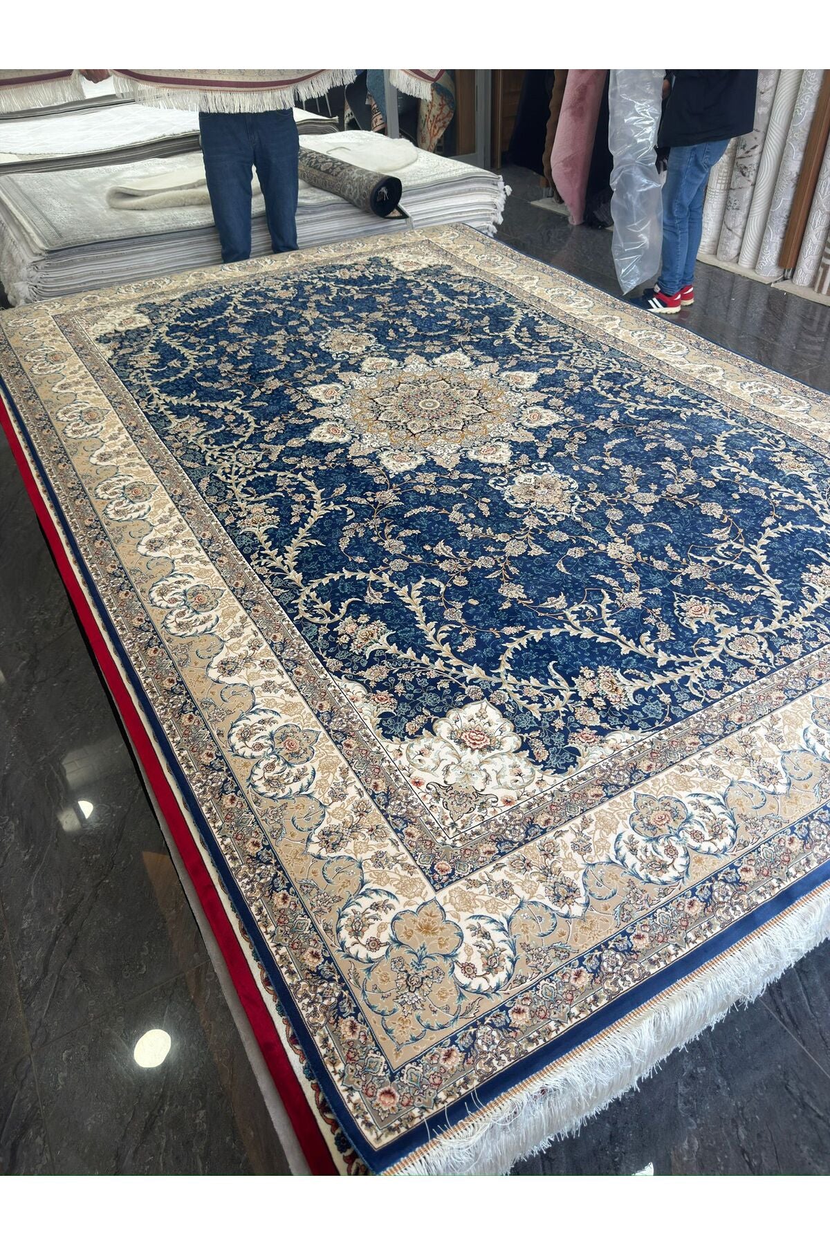 Silk Rug Hand-Woven Iranian 200x300 - MALLTURK