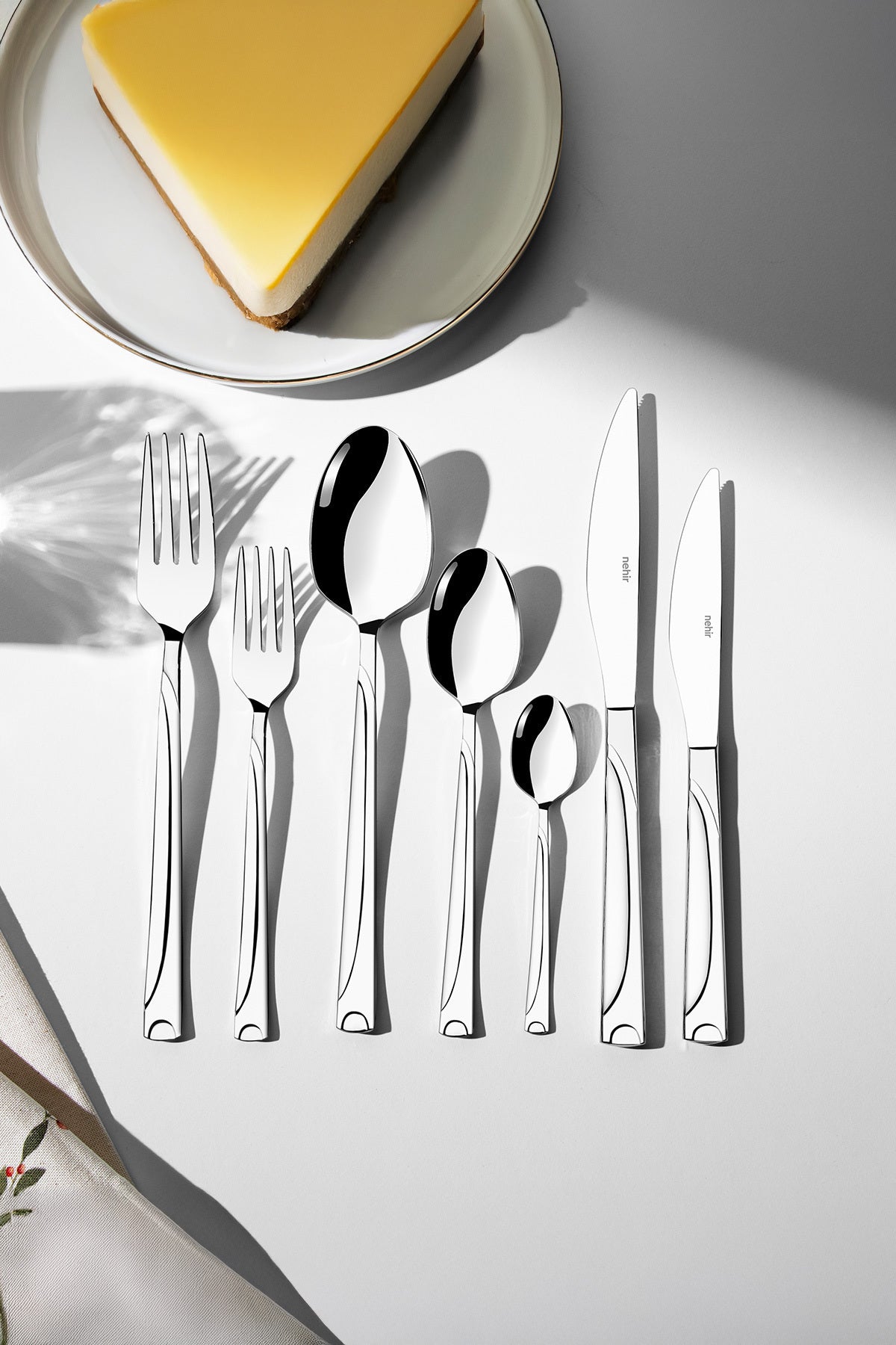 Nehir fiesta Plain 12 Place Setting 84 Piece deri Boxed Flatware Set - MALLTURK