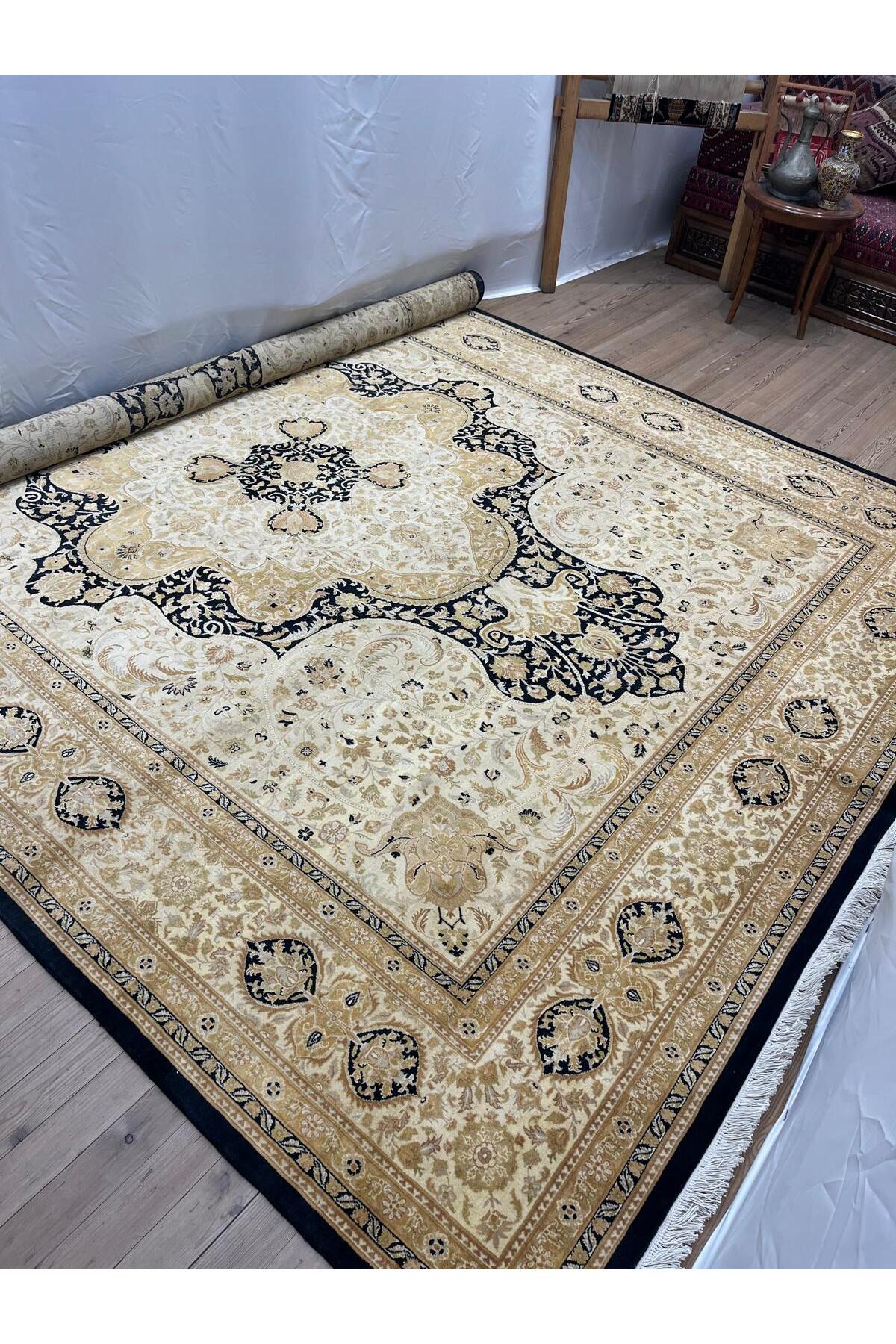 SIRVAN Rug Hand-Woven AFGAN Usak Rug - 274 x 360 - MALLTURK