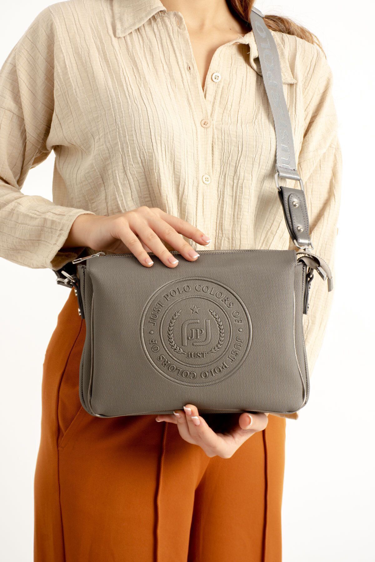 Just Polo Women's Shoulder & Messenger Bag Color Gray - MALLTURK