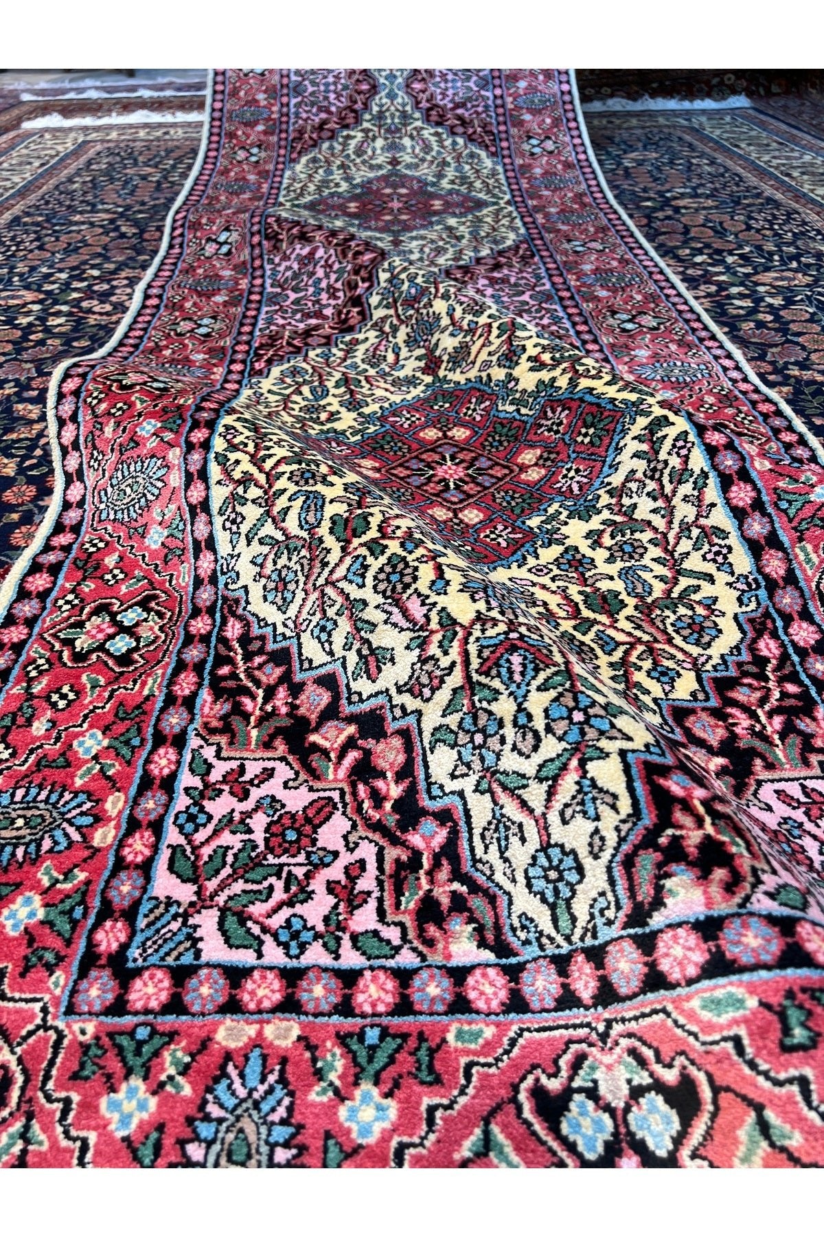 RD RAMAZAN DAG Hand Rug Art Hand-Woven Iranian Kashmir Silk Rug Size 310x80 - MALLTURK