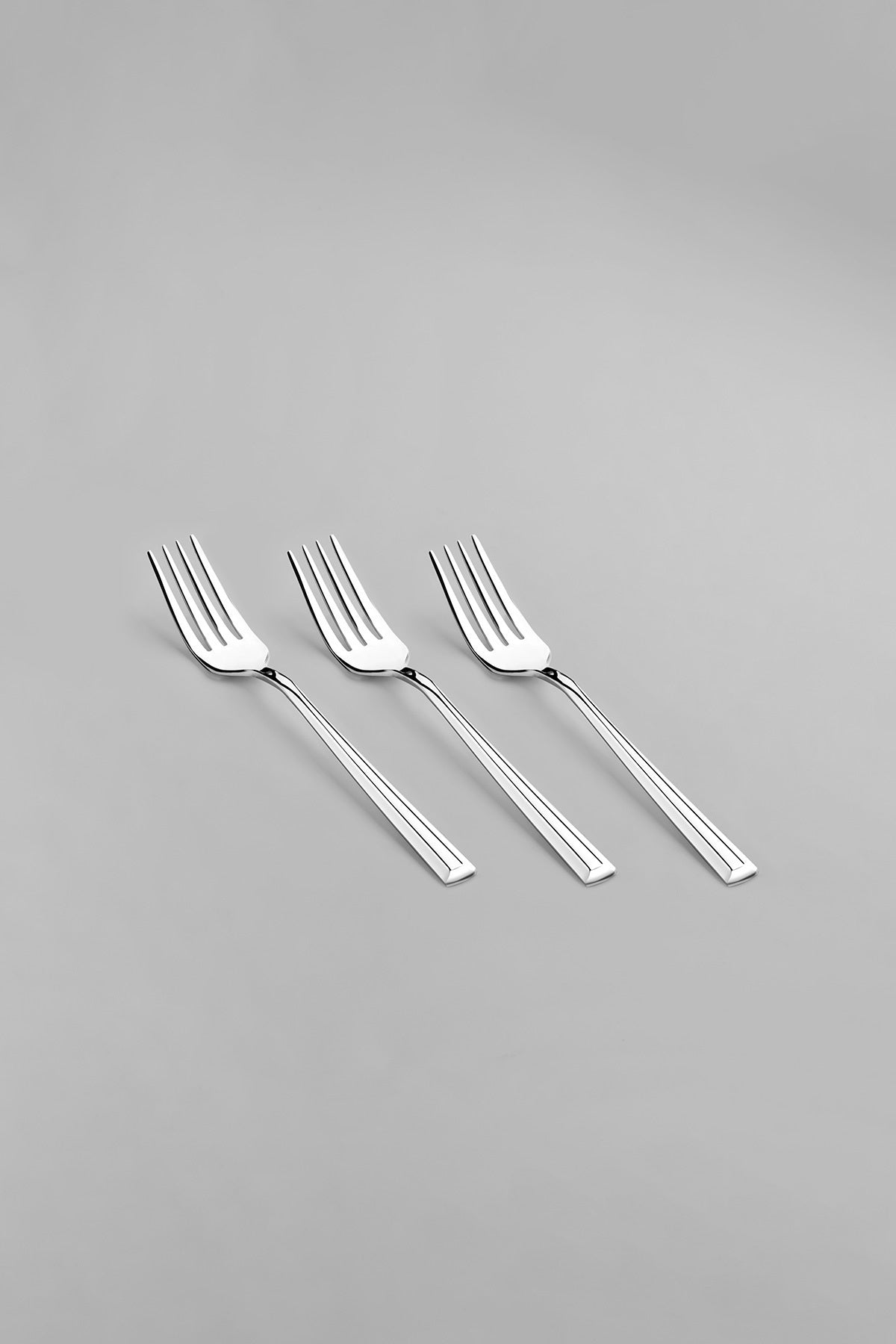 Nehir milano Plain 12 Place Setting 84 Piece Boxed Flatware Set - MALLTURK