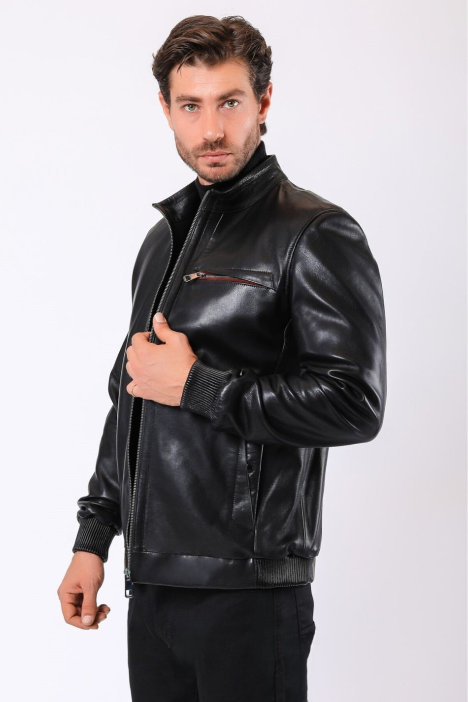 Черная кожаная куртка Leather Club