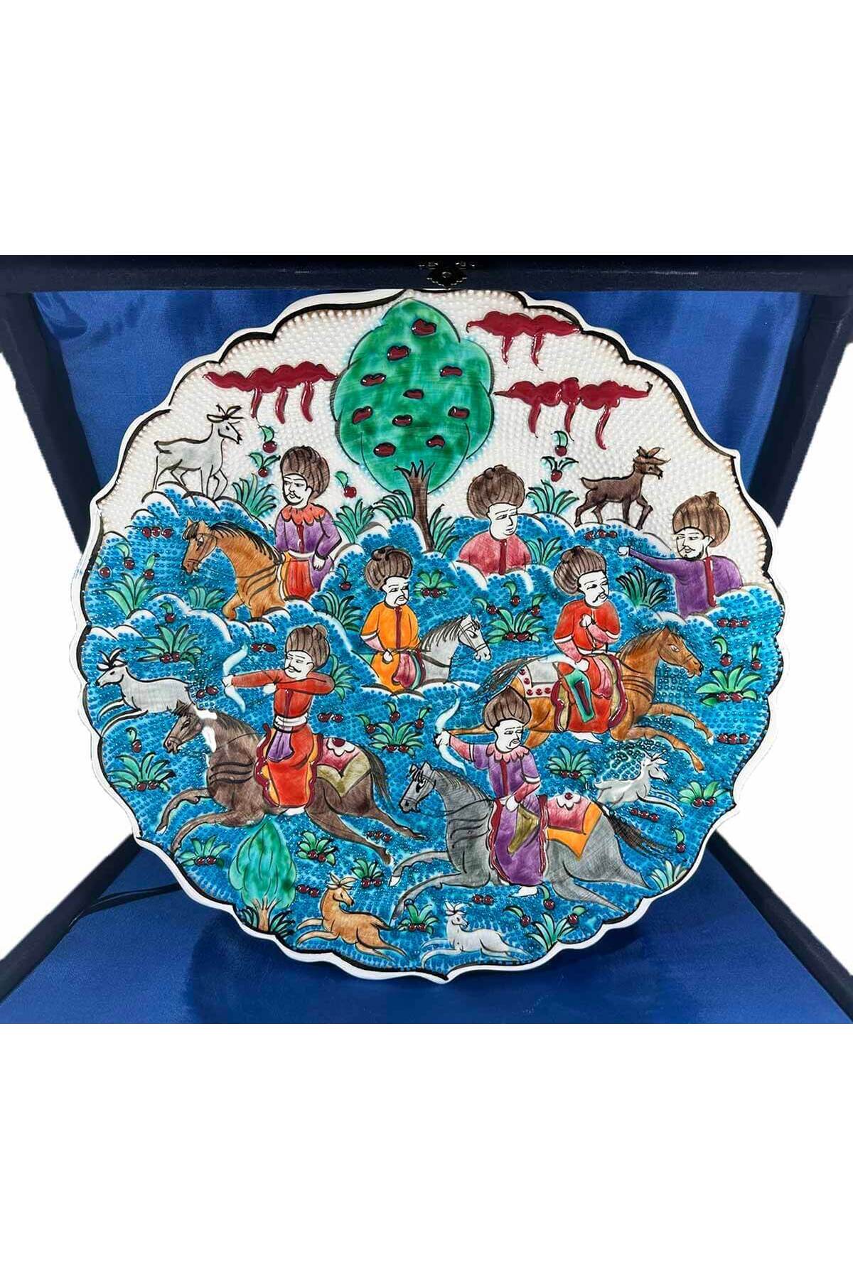 Cini Evi Handmade Minyaturlu Iznik Tile Plate Osmanli Hunting Scene (30 cm) - MALLTURK