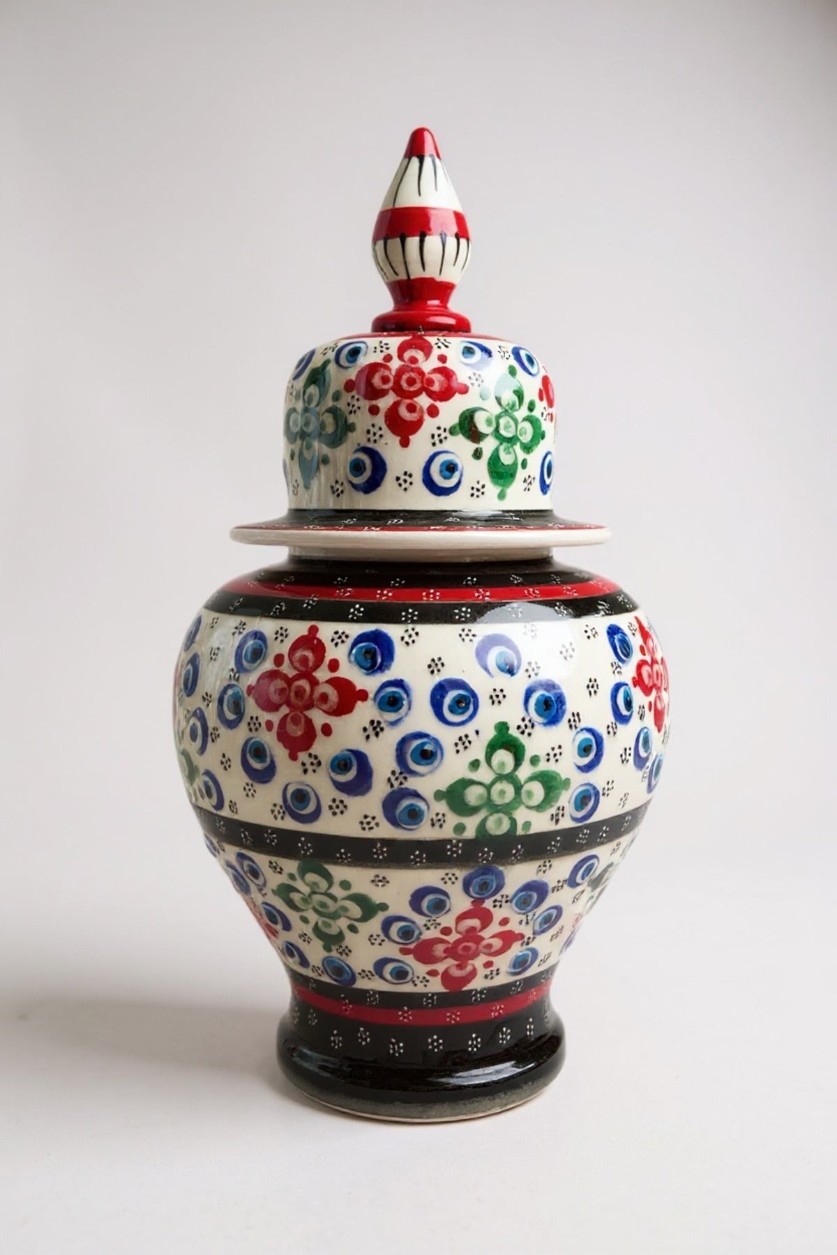 STORESZA Handmade 25 cm Kutahya Ceramic Shah Cube Vase – Red & Green Patterned, Black Detailed (Wheel Work) - MALLTURK