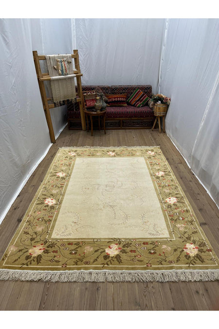 SIRVAN Rug Hand-Woven Turkish Usak Rug - 174x245
