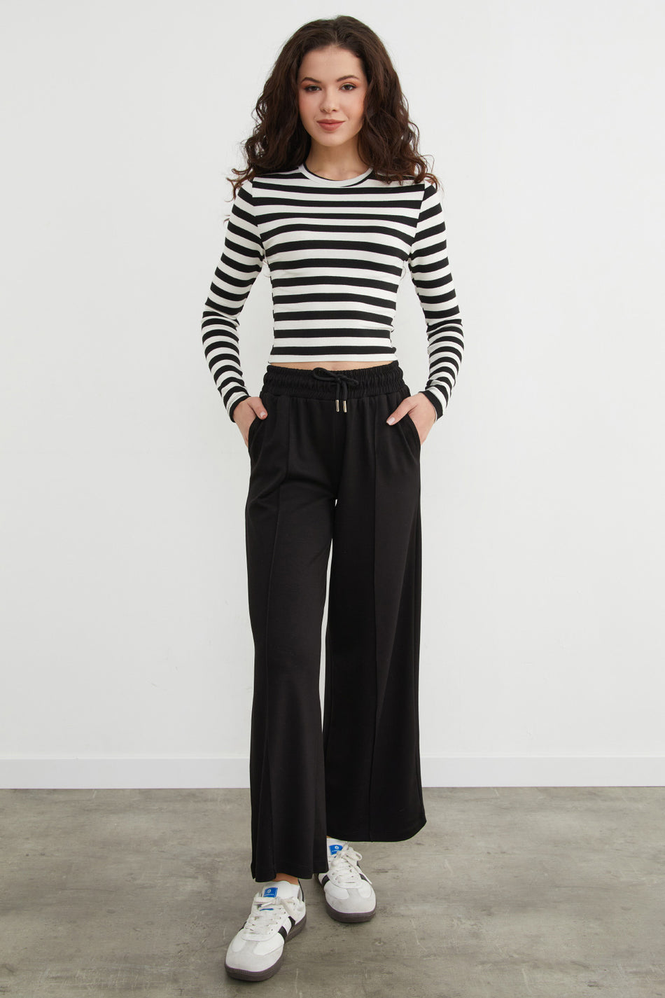Modal Sweatpants with Tie Waist and Green Front Detail